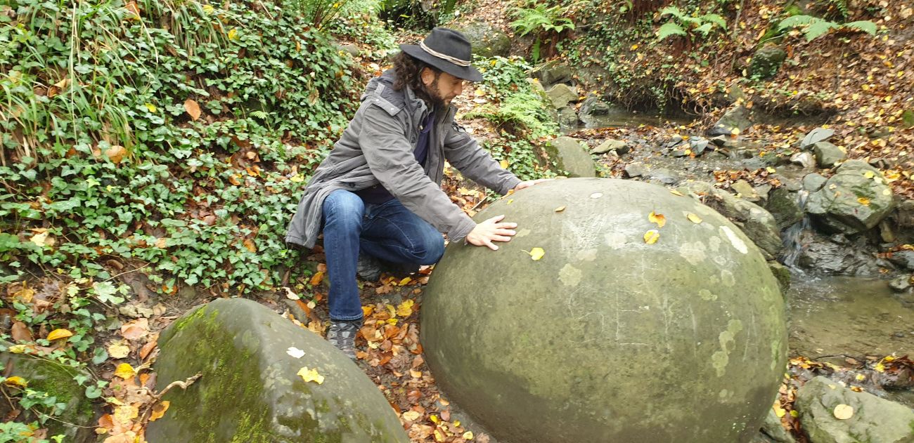 Kugle u Zavidovicima, kamene kugle, Neven Carin, Semir Osmanagic, Piramida, Visoko, meditacija, radiestezija